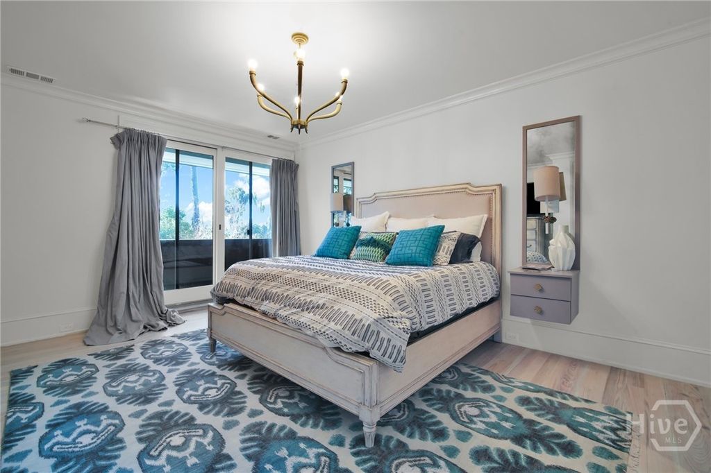 Image 17 of property listing at 160 Oatland Island Road B, Savannah, GA 31410