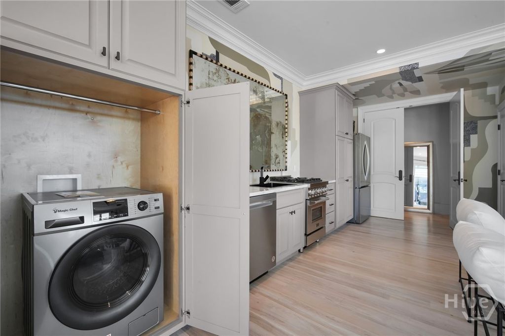 Image 20 of property listing at 160 Oatland Island Road B, Savannah, GA 31410