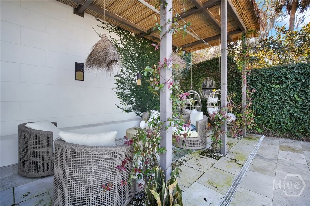Image 31 of property listing at 160 Oatland Island Road B, Savannah, GA 31410