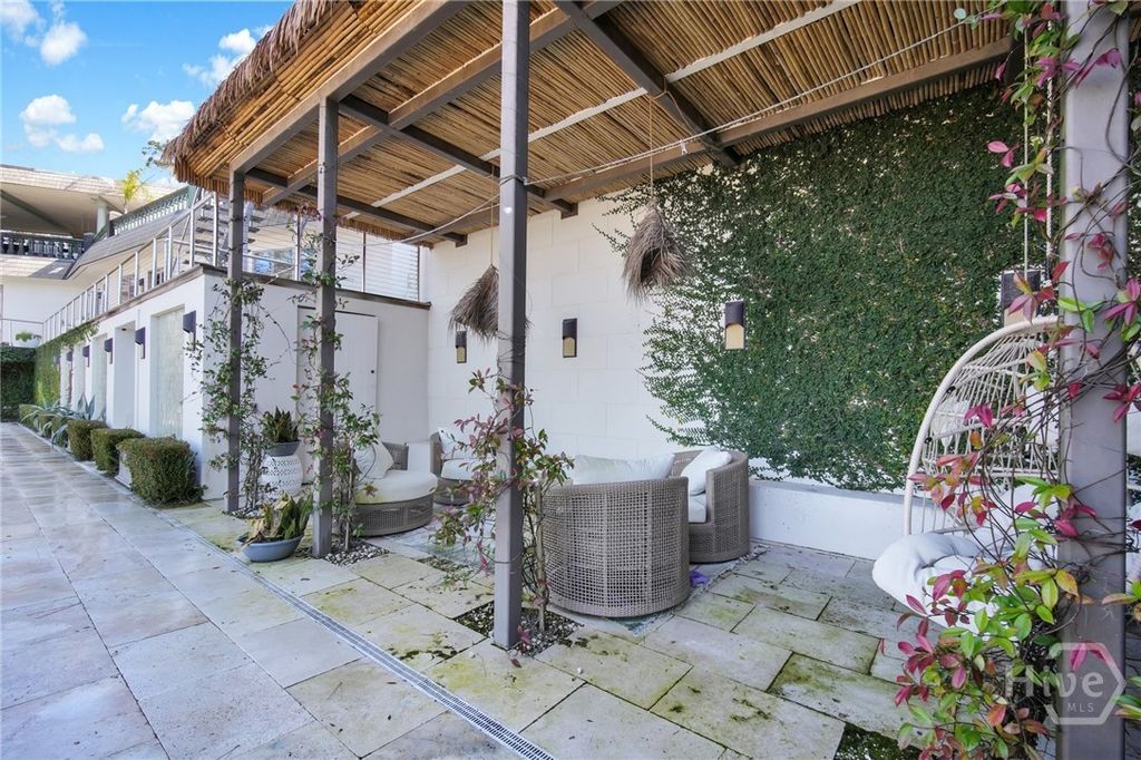 Image 32 of property listing at 160 Oatland Island Road B, Savannah, GA 31410