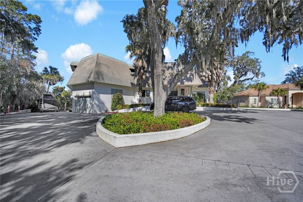 Image 37 of property listing at 160 Oatland Island Road B, Savannah, GA 31410