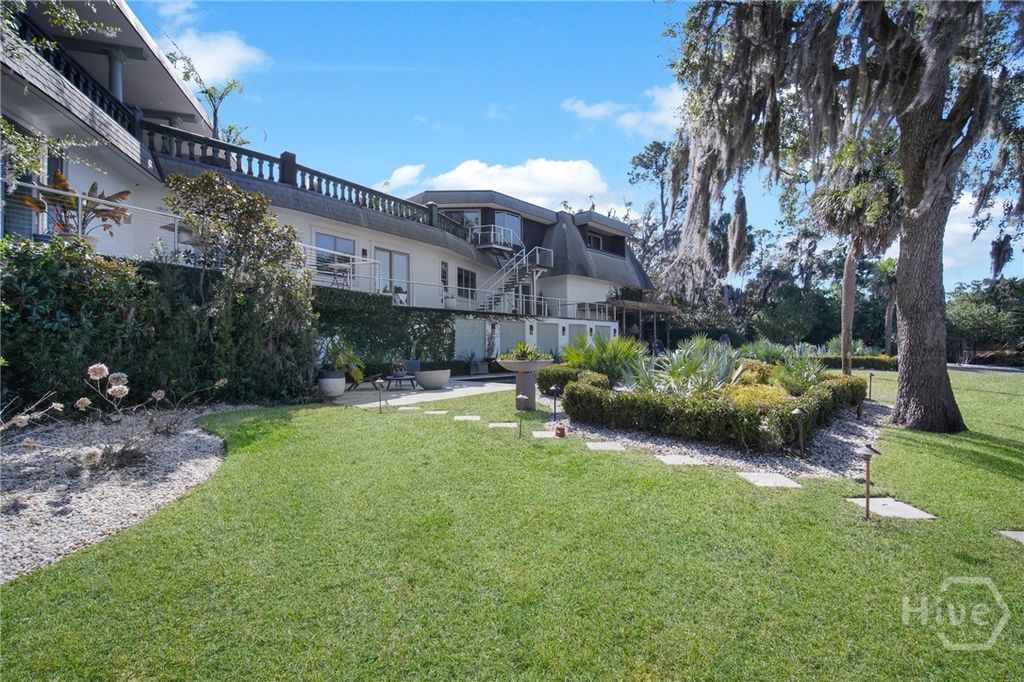 Image 4 of property listing at 160 Oatland Island Road B, Savannah, GA 31410