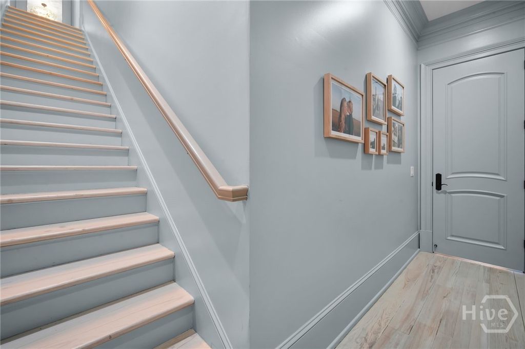 Image 6 of property listing at 160 Oatland Island Road B, Savannah, GA 31410