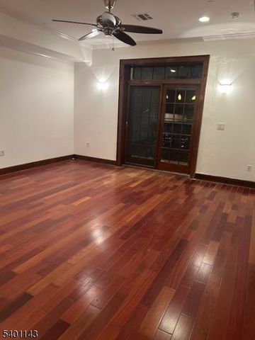 36 W 14Th St Unit 201 201, Bayonne City, NJ 07002