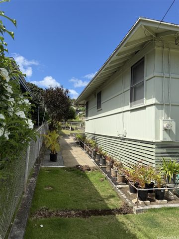 2448 N School Street, Honolulu, HI 96819