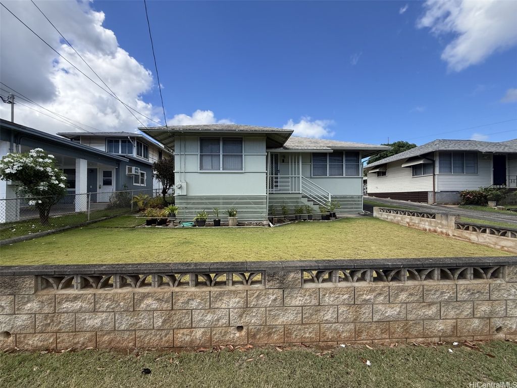 2448 N School Street, Honolulu, HI 96819