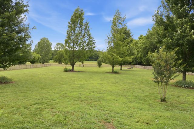 802 Galileo Dr, Rockvale, TN 37153
