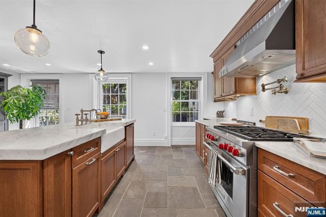 103 Grand Street, Jersey City, NJ 07302