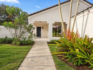 15221 SW 158th St, Miami, FL 33187
