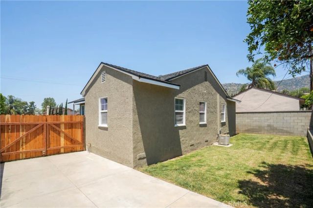 160 N Barranca, Glendora, CA 91741
