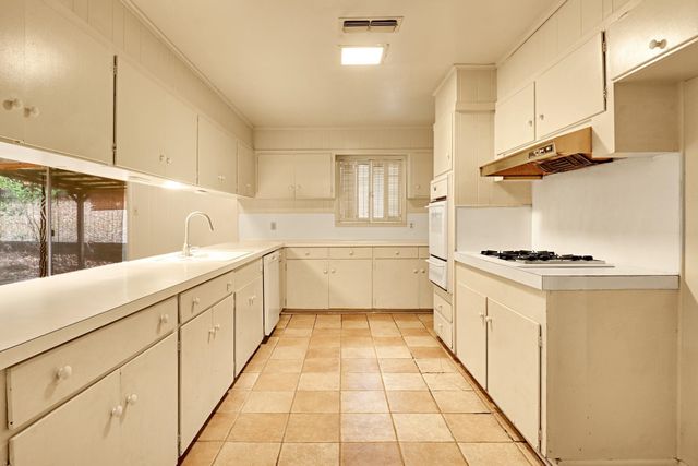 2008 Wood Place, Longview, TX 75601