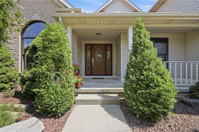 52 Quail Run Lane, Lancaster, NY 14086