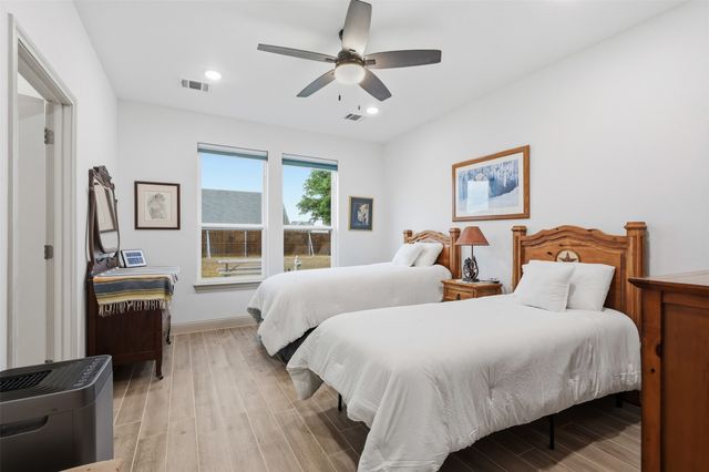 423 Redbud Lane, Tolar, TX 76476