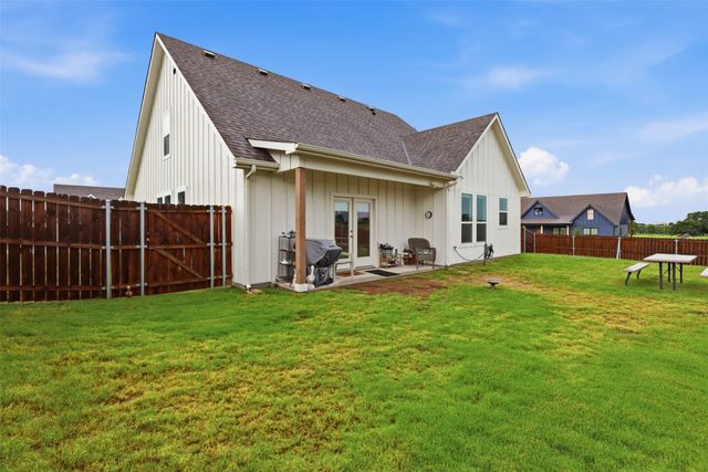 423 Redbud Lane, Tolar, TX 76476