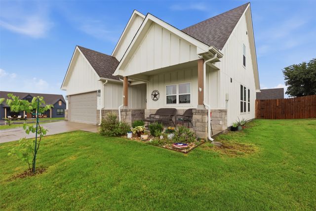 423 Redbud Lane, Tolar, TX 76476