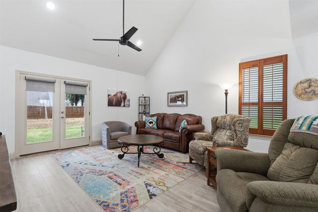 423 Redbud Lane, Tolar, TX 76476