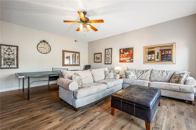 7 Brixham Lane, Bella Vista, AR 72714