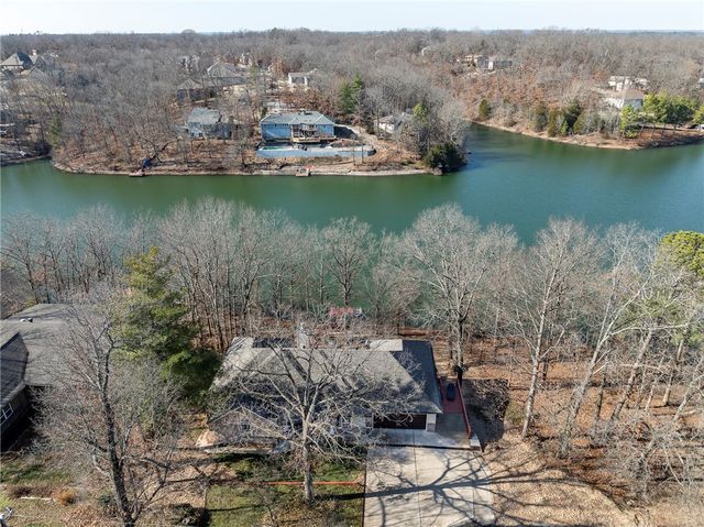 7 Brixham Lane, Bella Vista, AR 72714