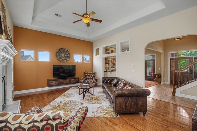 5500 S Lancaster Drive, Rogers, AR 72758
