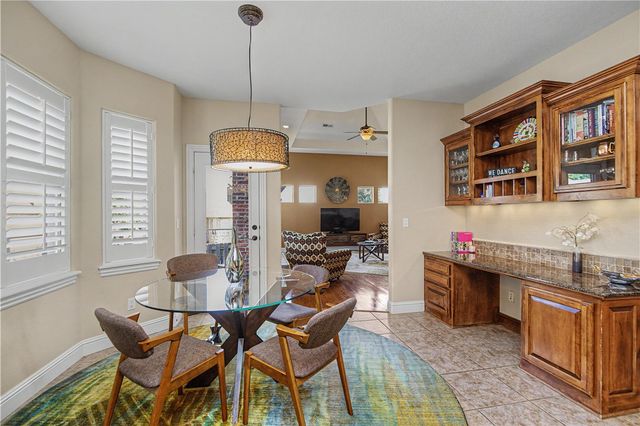 5500 S Lancaster Drive, Rogers, AR 72758