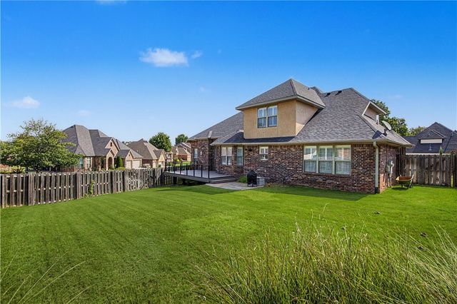 5500 S Lancaster Drive, Rogers, AR 72758