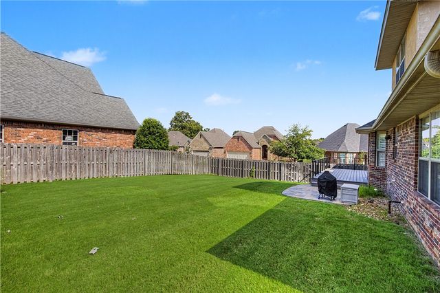 5500 S Lancaster Drive, Rogers, AR 72758