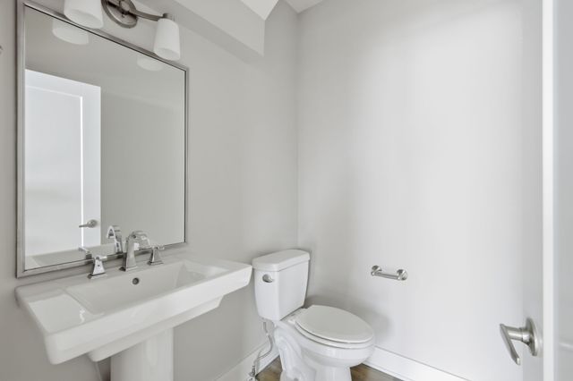 220 Croleywood Ln, Nashville, TN 37209