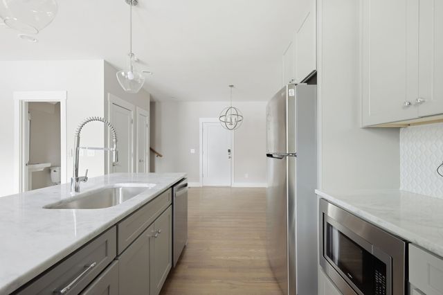 220 Croleywood Ln, Nashville, TN 37209