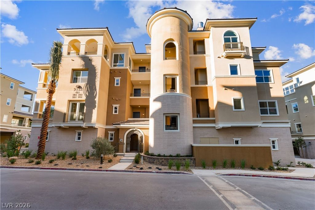 9132 Las Manaitas Avenue 401, Las Vegas, NV 89144 — exterior