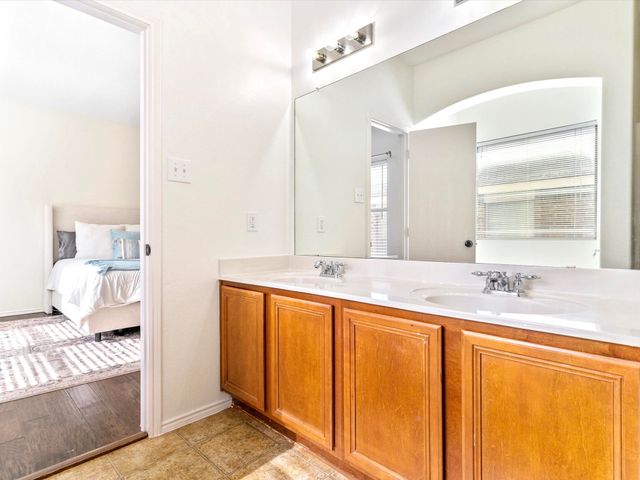 9836 Autumn Sage Drive, Fort Worth, TX 76108