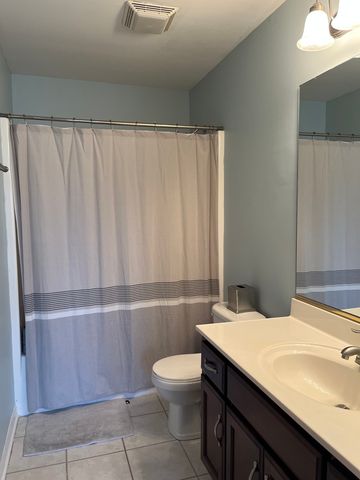 553 Danbury Drive, Oswego, IL 60543