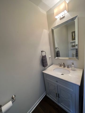 553 Danbury Drive, Oswego, IL 60543