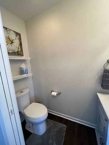 553 Danbury Drive, Oswego, IL 60543