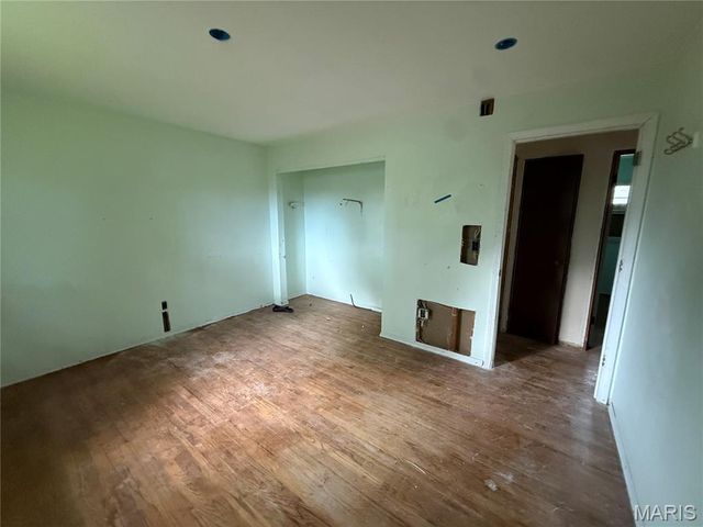 1620 Woodman Drive, Florissant, MO 63031