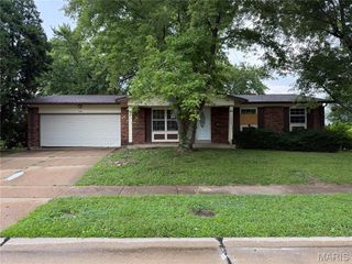 1620 Woodman Drive, Florissant, MO 63031