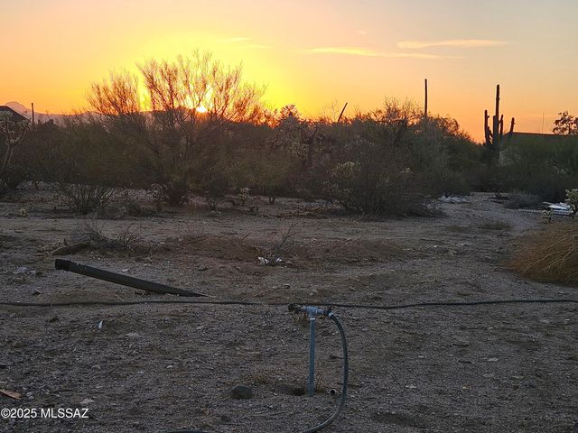 12122 W Lak A Yucca Place, Tucson, AZ 85743