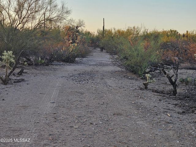 12122 W Lak A Yucca Place, Tucson, AZ 85743