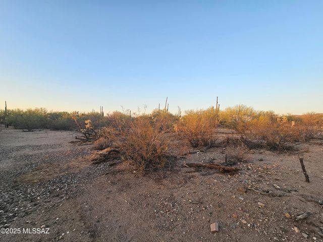12122 W Lak A Yucca Place, Tucson, AZ 85743