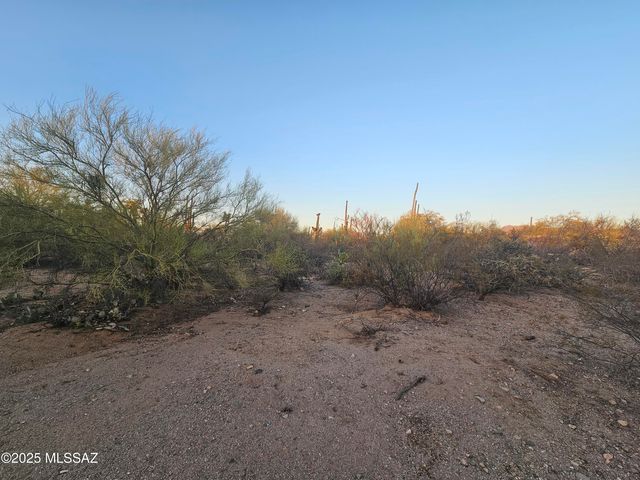 12122 W Lak A Yucca Place, Tucson, AZ 85743