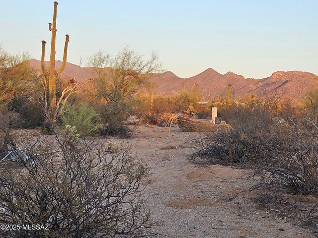 12122 W Lak A Yucca Place, Tucson, AZ 85743