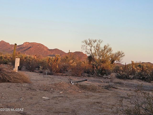 12122 W Lak A Yucca Place, Tucson, AZ 85743