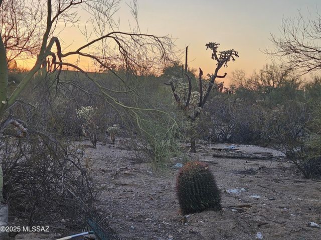 12122 W Lak A Yucca Place, Tucson, AZ 85743