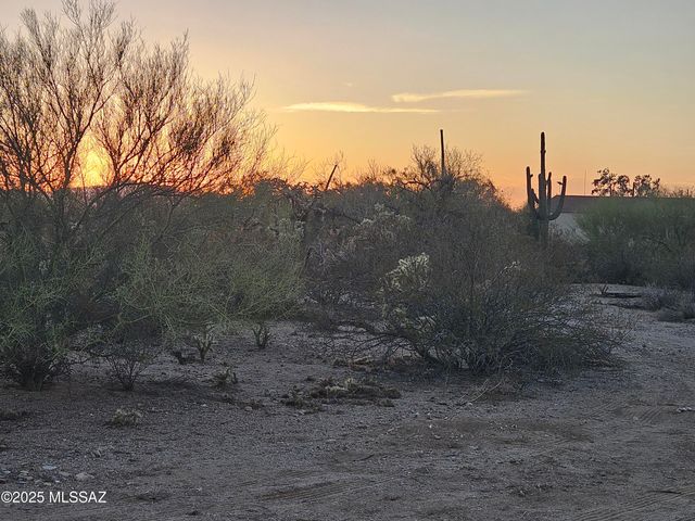 12122 W Lak A Yucca Place, Tucson, AZ 85743