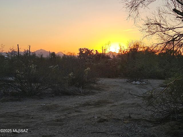 12122 W Lak A Yucca Place, Tucson, AZ 85743