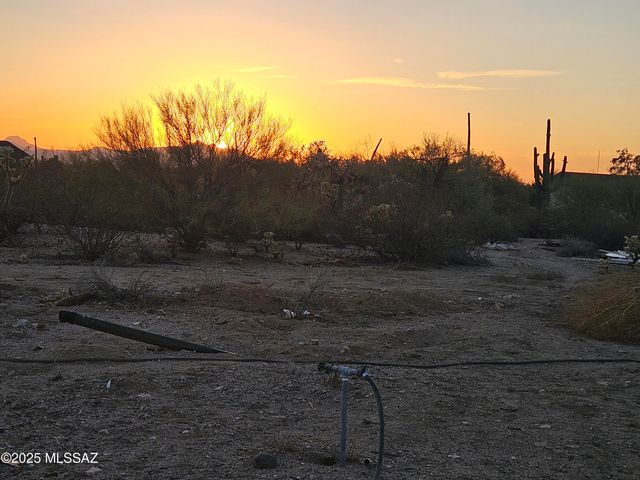 12122 W Lak A Yucca Place, Tucson, AZ 85743