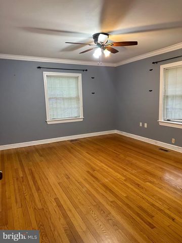 4016 TRAPP RD, Fairfax, VA 22032