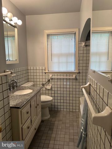 4016 TRAPP RD, Fairfax, VA 22032