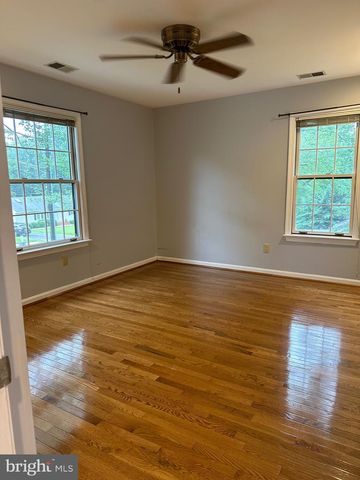 4016 TRAPP RD, Fairfax, VA 22032