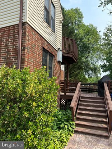 4016 TRAPP RD, Fairfax, VA 22032
