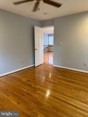 4016 TRAPP RD, Fairfax, VA 22032
